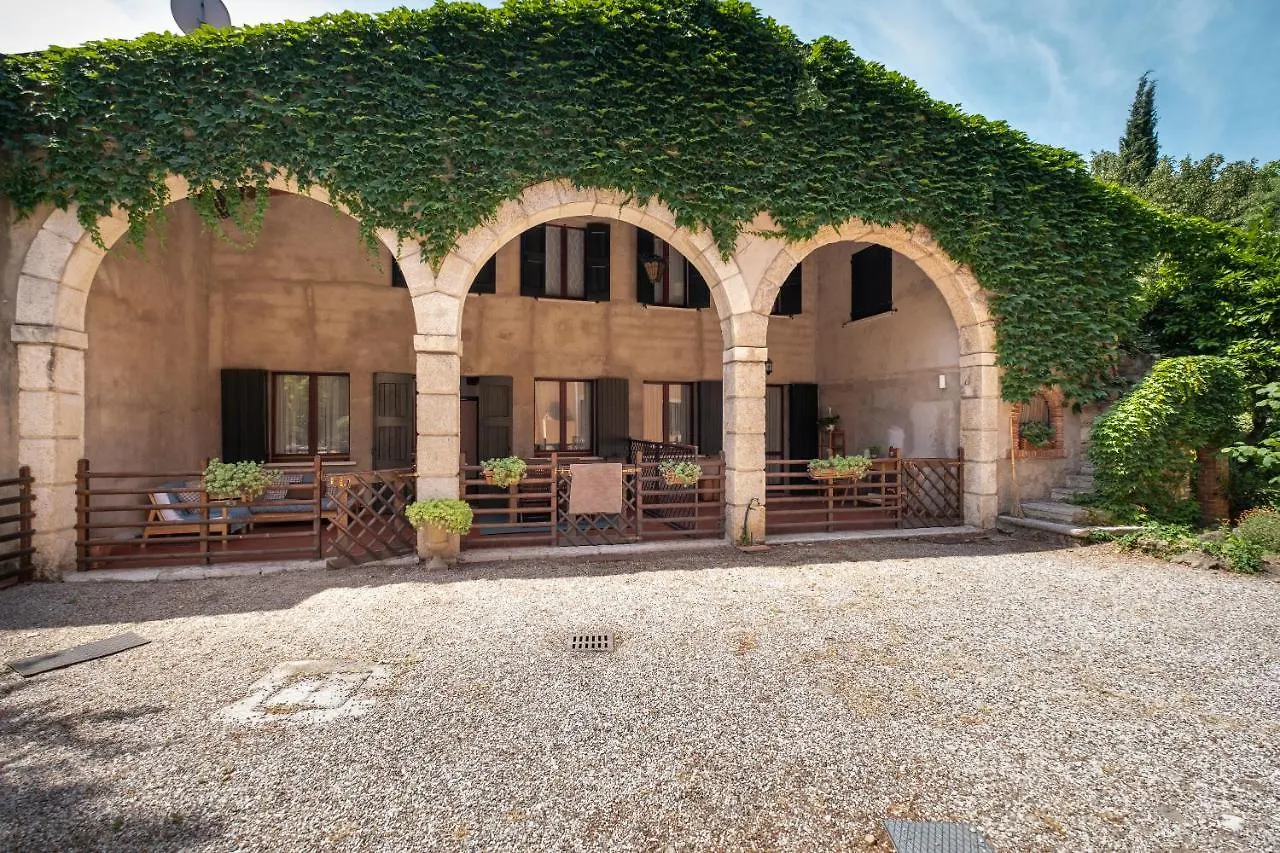 Apartment Corte Roveggia - Monolocale Picasso Verona